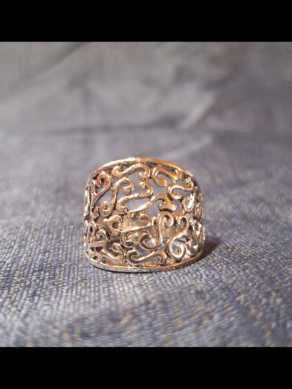 Openwork Scroll Filigree Ring - Silver Tone